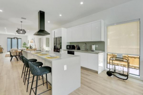 Radiance - Modern Design, Poolside Escape